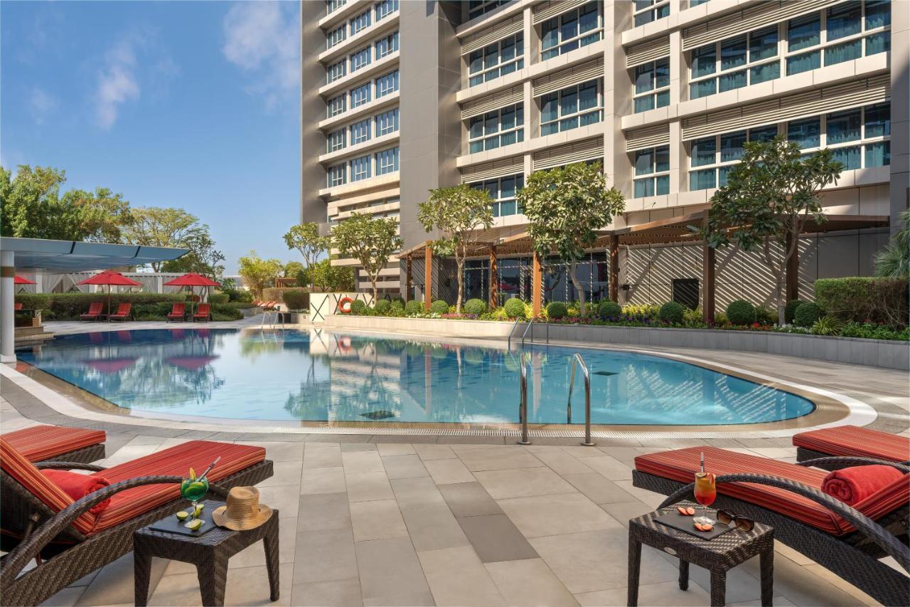 فندق بارك روتانا أبوظبي أبو ظبي المظهر الخارجي الصورة The pool at the hotel