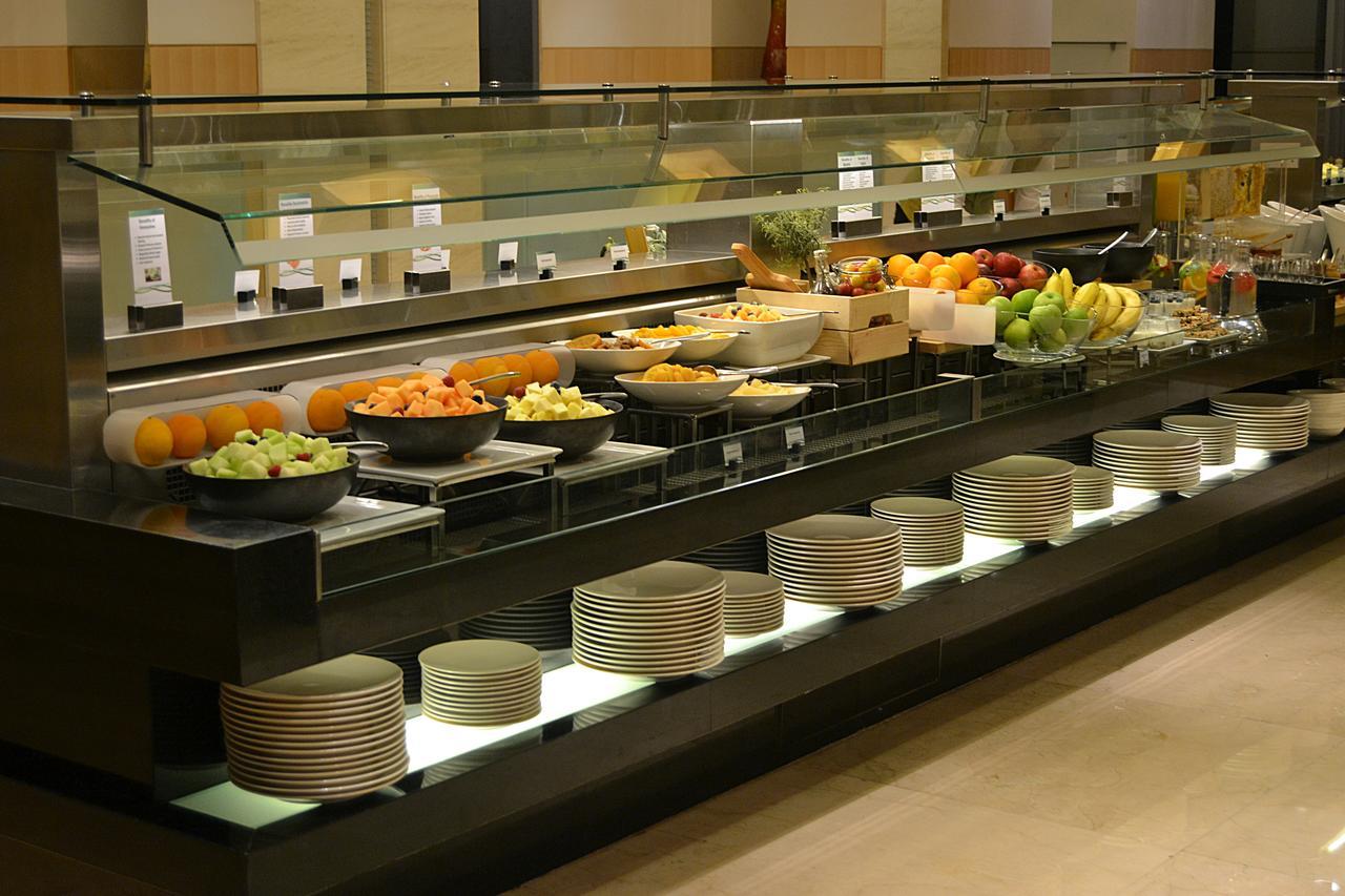 فندق بارك روتانا أبوظبي أبو ظبي المظهر الخارجي الصورة A salad bar